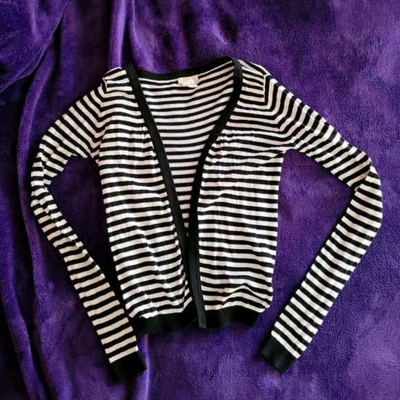 Cardigan - Picture 1 of 3